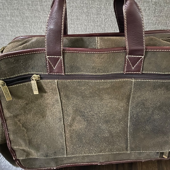 Legendary Executive Computer Briefcase - Picture 2 of 12